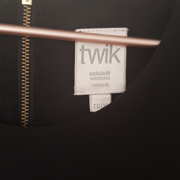 Short sleeveless dress - Picture 4 of 5